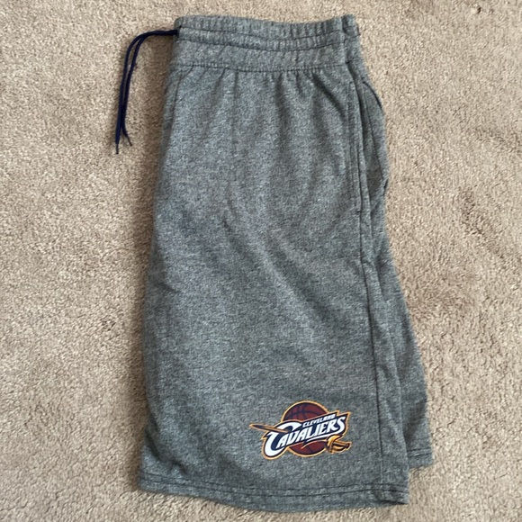 Men’s large NBA Cleveland CAVALIERS grey shorts :) gray 60% cotton cavs Jogging - Picture 5 of 8